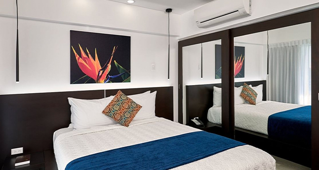 R Hotel - Renfrew Road, Kingston