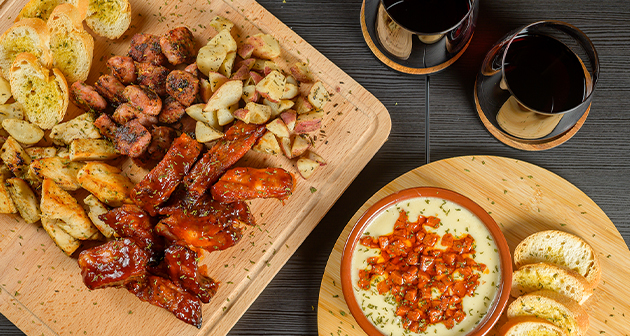 Rooster Bar & Tapas - San Germán