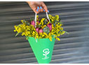 $35 por Arreglo de tulipanes, eucalipto y solidago